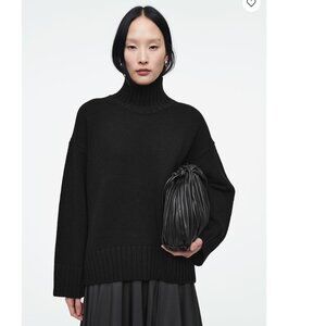 Sold out COS chunky pure cashmere turtleneck jumper - Size M excellent condition